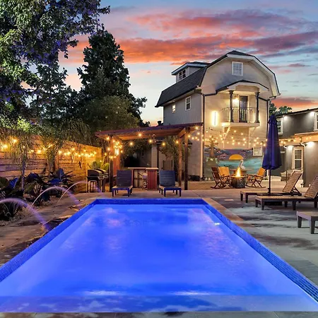 Sleeps 24-Spacious Suites Near Fq W Pool-3